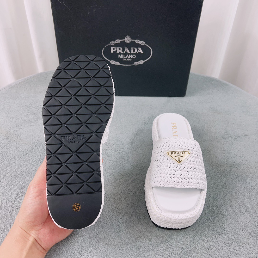 Women Top Quality P*rada shoes