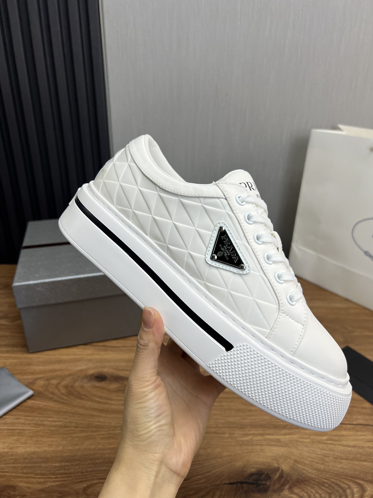 Women Men Top Quality P*rada shoes