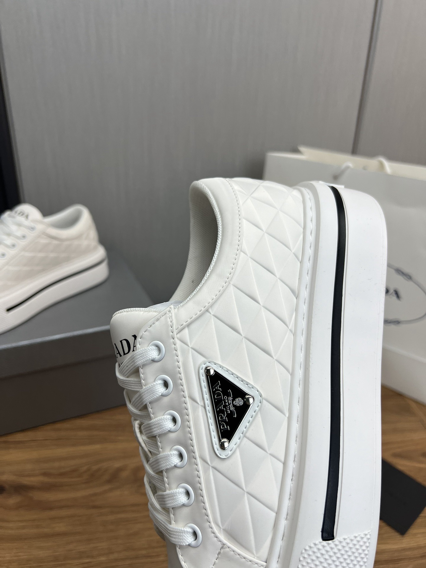 Women Men Top Quality P*rada shoes