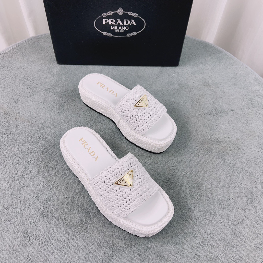 Women Top Quality P*rada shoes