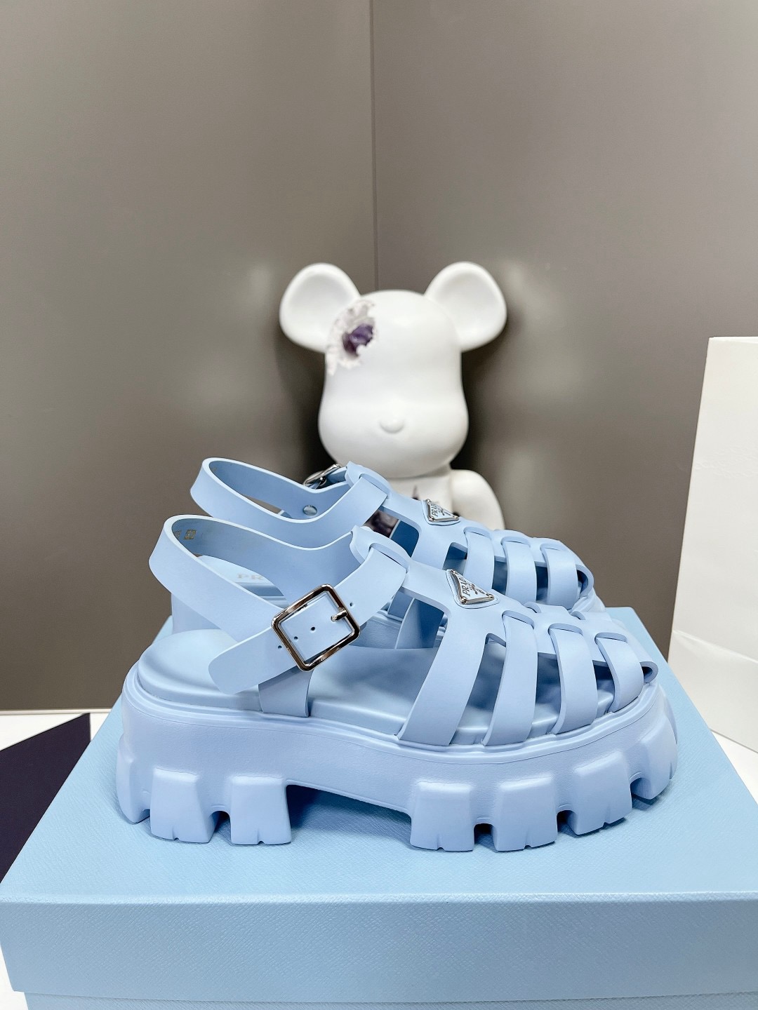 Women Top Quality P*rada shoes