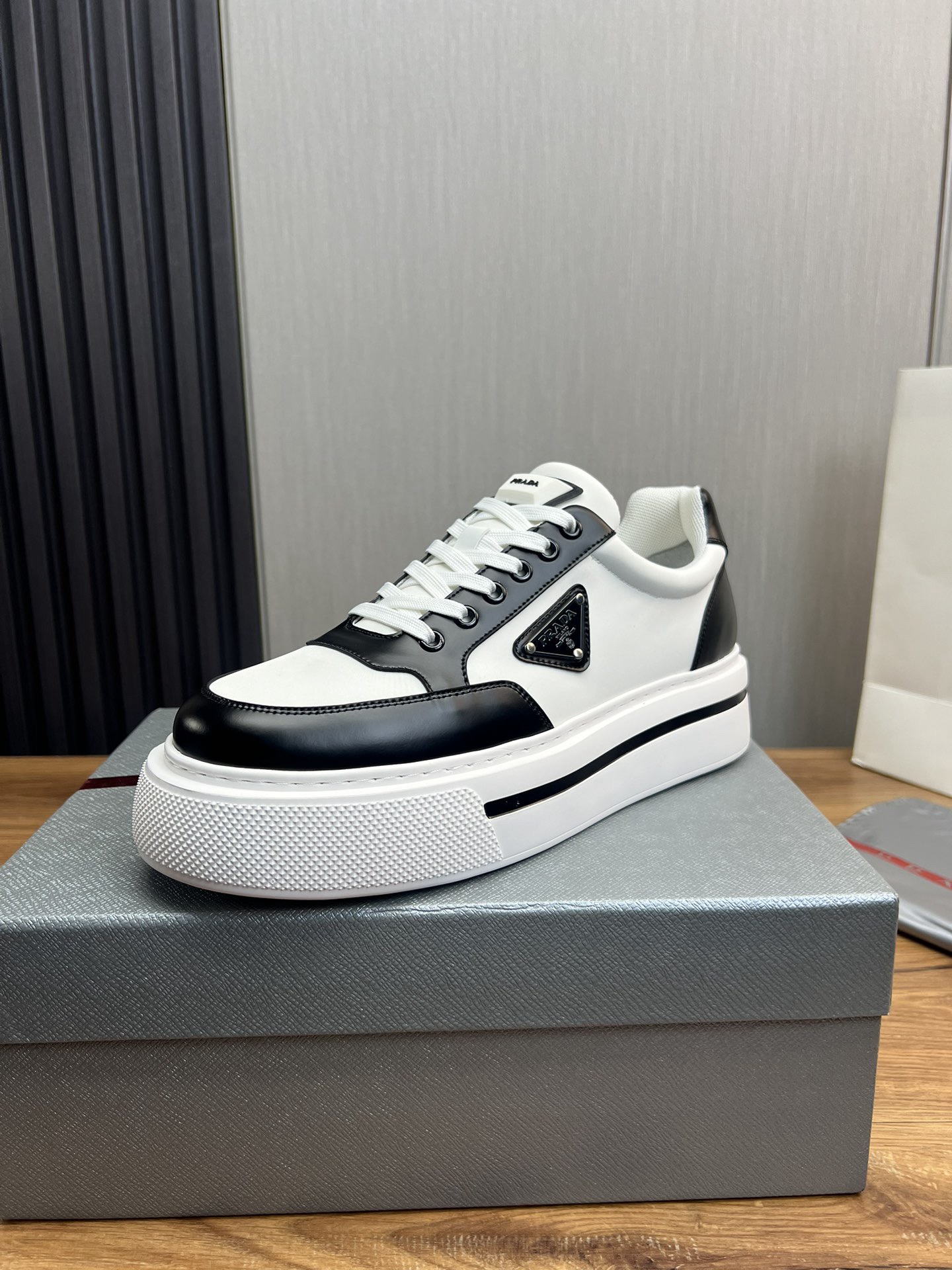 Women Men Top Quality P*rada shoes