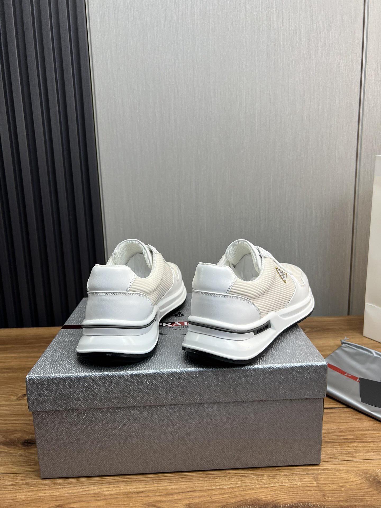 Women Men Top Quality P*rada shoes