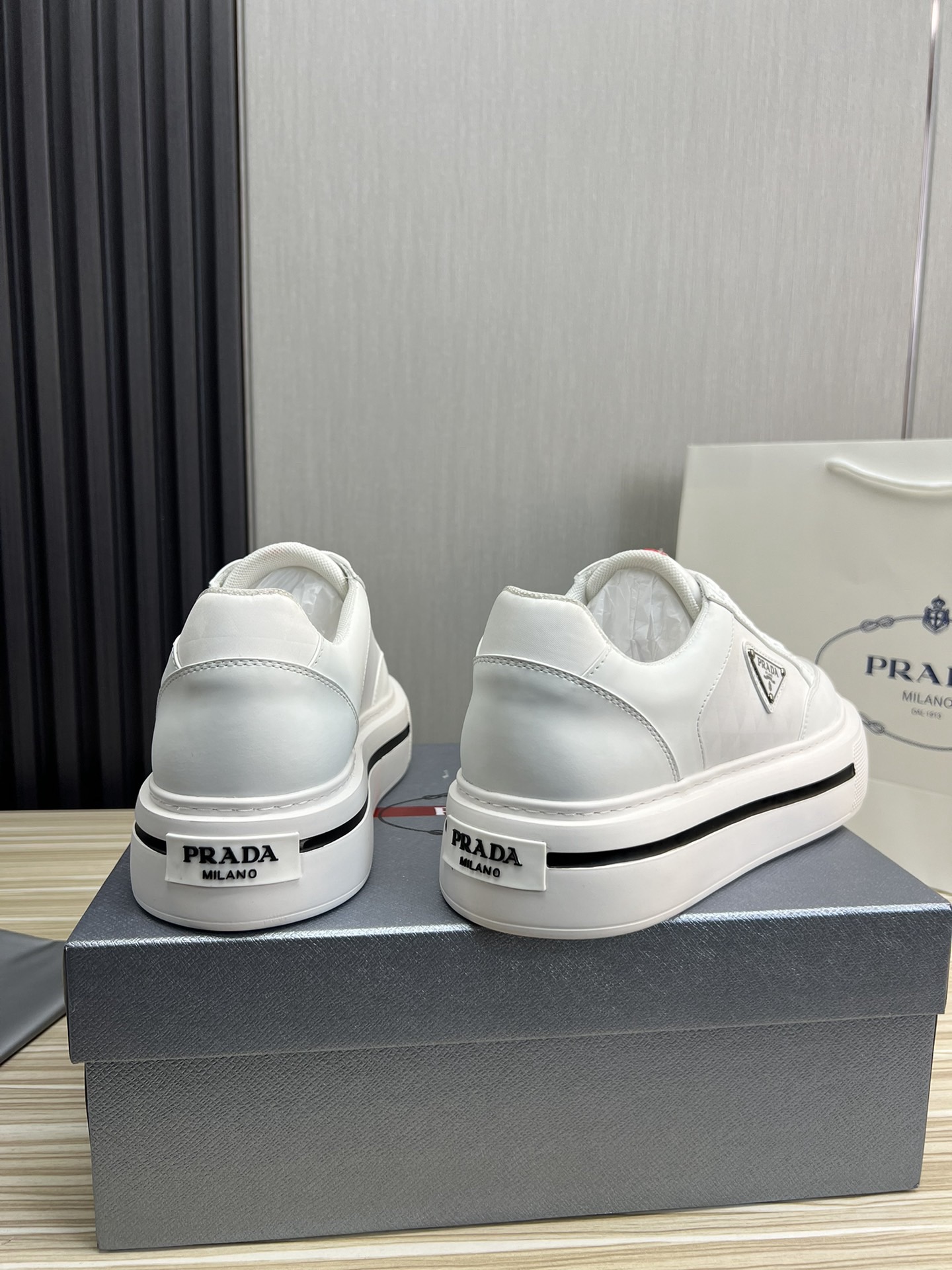 Women Men Top Quality P*rada shoes