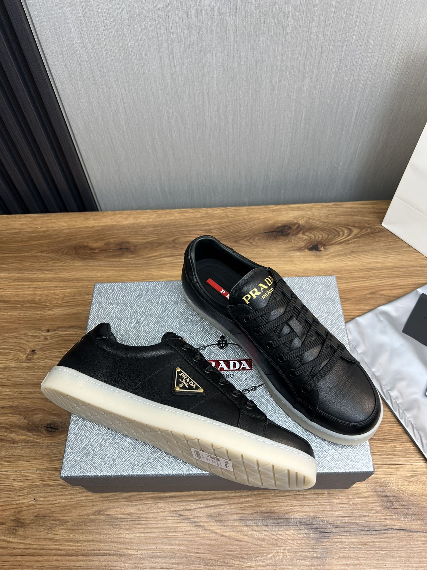 Women Men Top Quality P*rada shoes