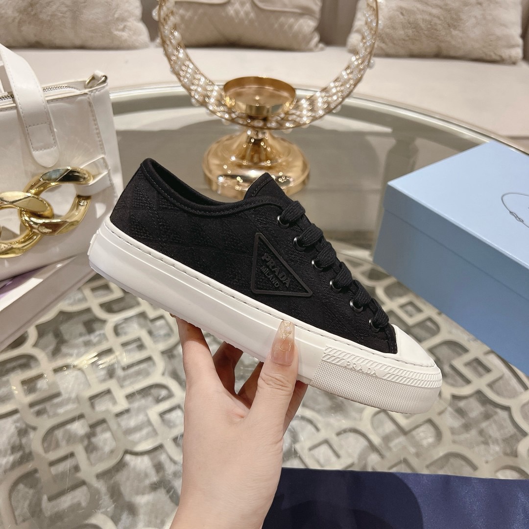 Women Men Top Quality P*rada shoes