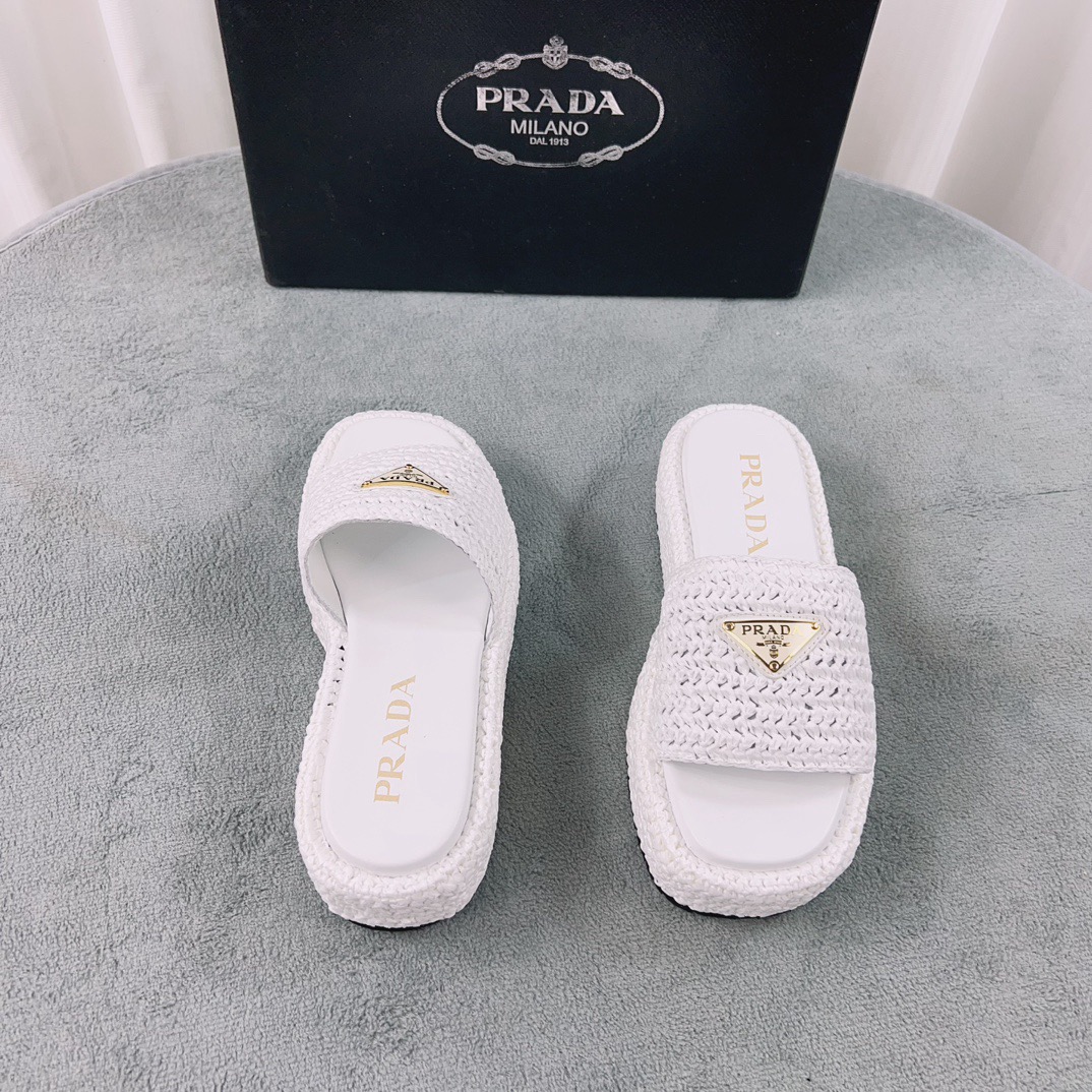 Women Top Quality P*rada shoes