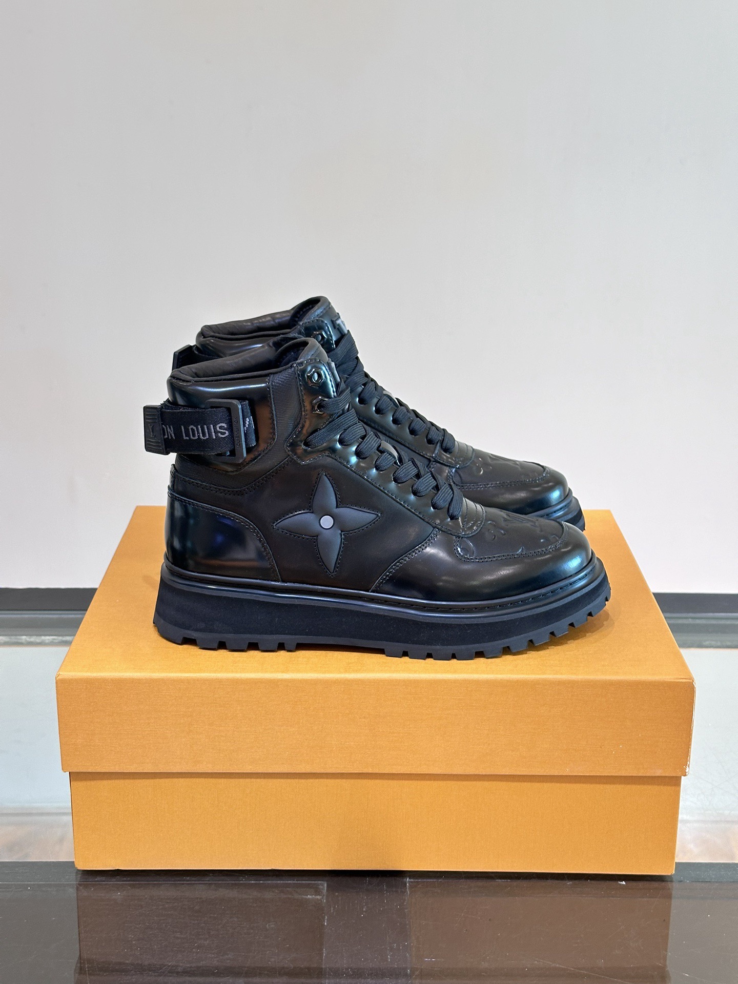 Men L*ouis V*uitton Top Sneaker L*V Shoes