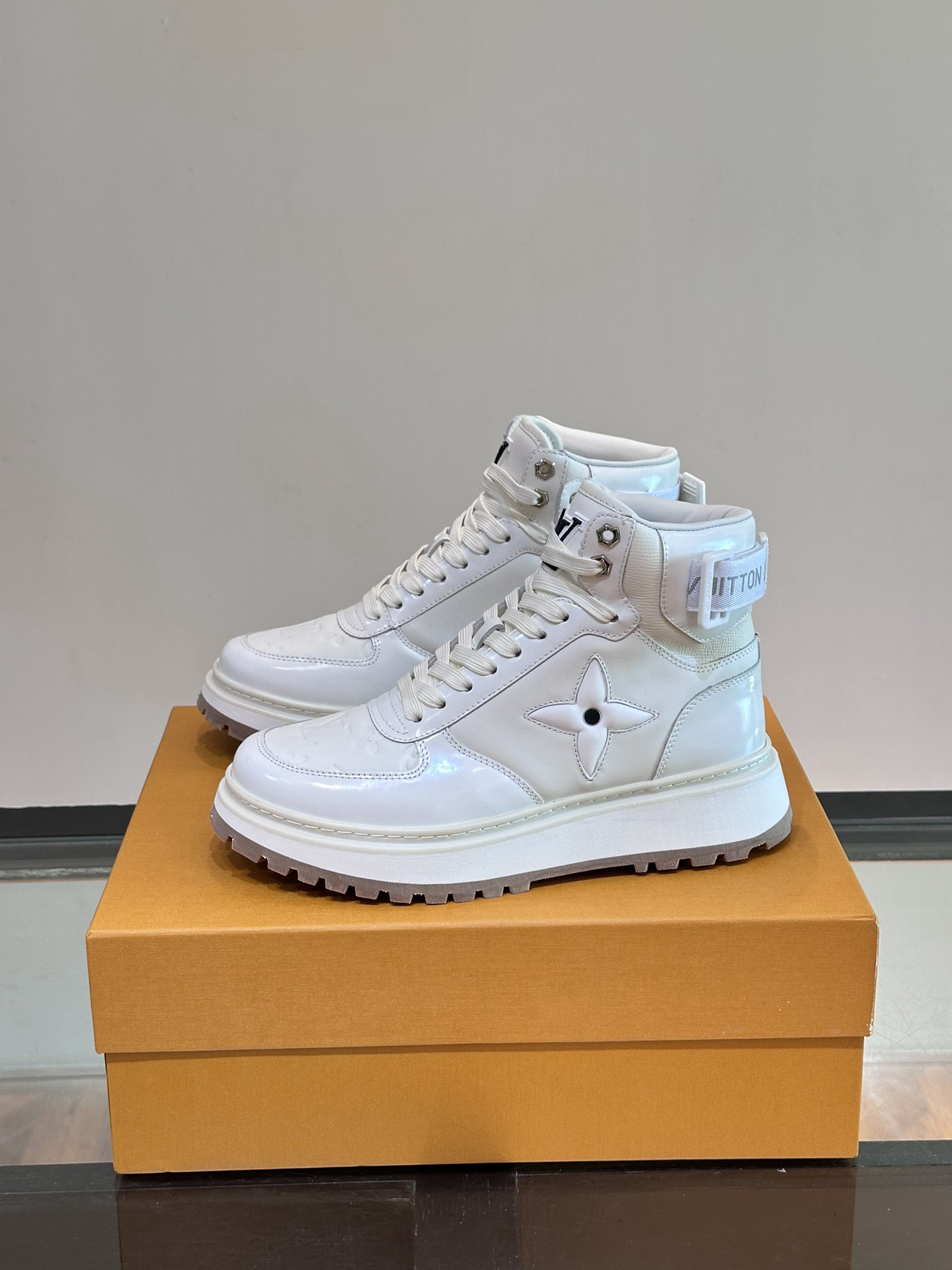 Men L*ouis V*uitton Top Sneaker L*V Shoes